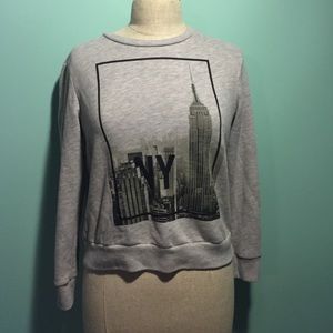🎉Abercrombie & Fitch NY Sweatshirt