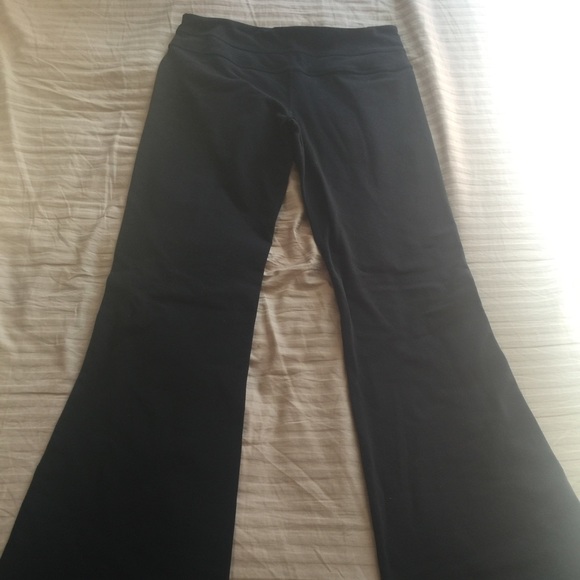 Lulu workout pants