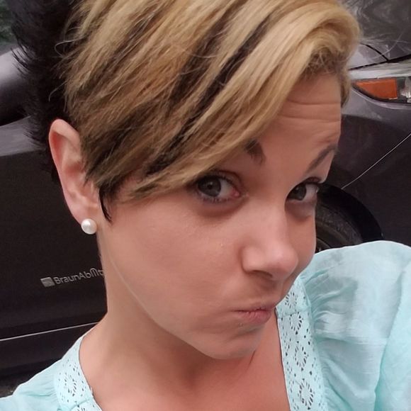 Meet your Posher, Amy