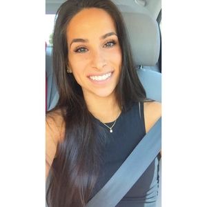 Meet your Posher, Neeka