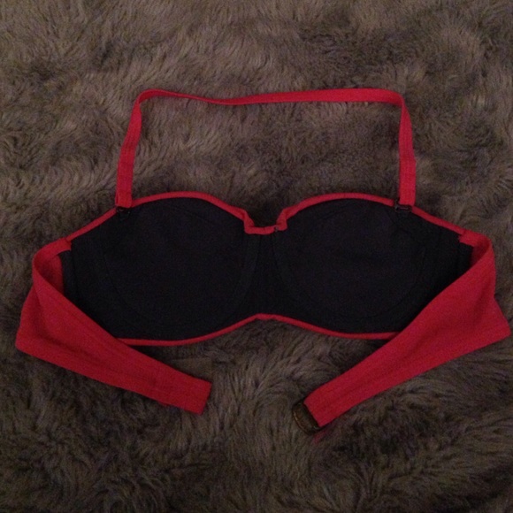 Victoria's Secret bikini top - Picture 2 of 3