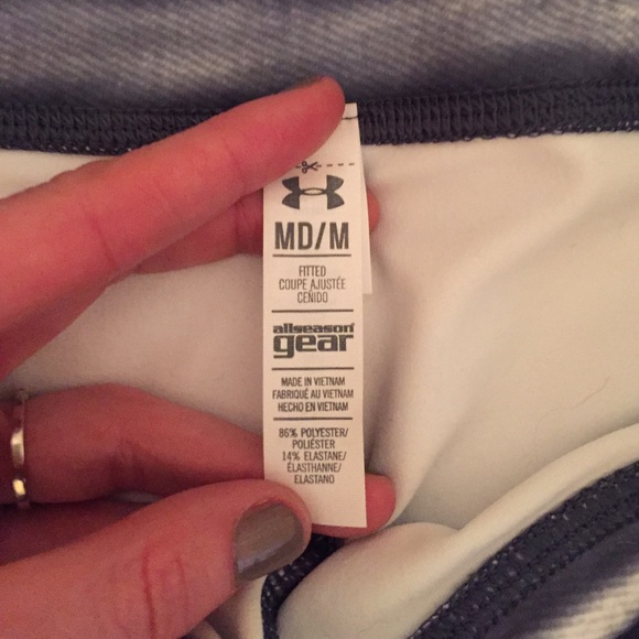 NWOT Under Armor Workout Capris - Picture 3 of 4