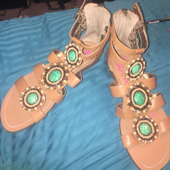 Kensie girl della beaded gladiator sandals