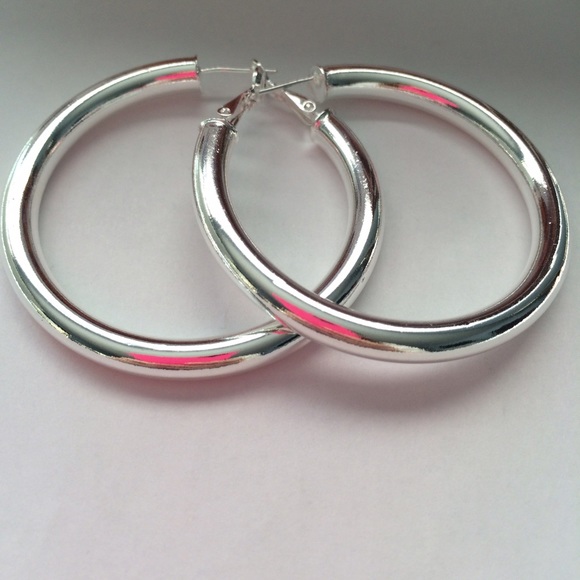 Jewelry - 🎀🎀STERLING SILVER HOOP EARRINGS 🎀💕