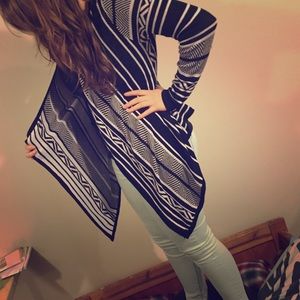 Black and white design cardigan!