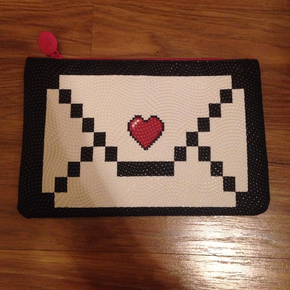 White Heart Envelope Makeup Bag