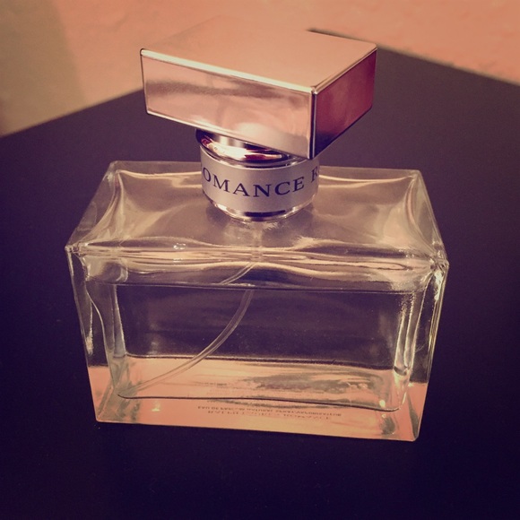 Ralph Lauren Romance perfume 🎀MAKE AN OFFER🎀