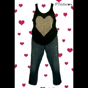 🔊📢🔊Sale🔊📢 Razorback -heart detailing NWOT