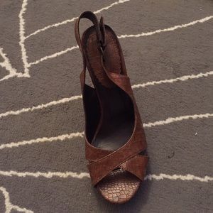 Size 8 brown heels
