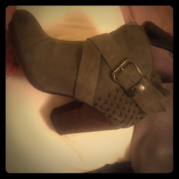Betsy Johnson boots