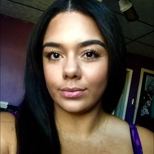 Meet your Posher, Elaine