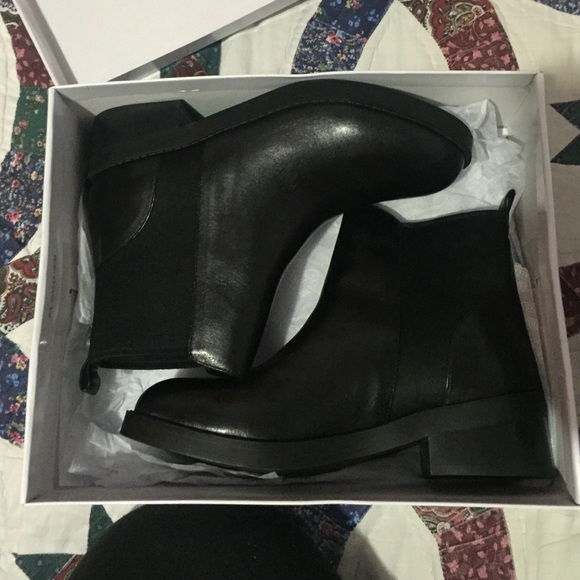 Grouppie Black Leather from Steve Madden