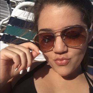 Meet your Posher, Vanessa