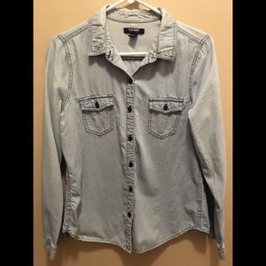 Light wash chambray top (ON)