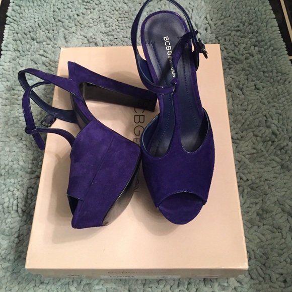 Blue peep toe bcbg pumps - Picture 2 of 4