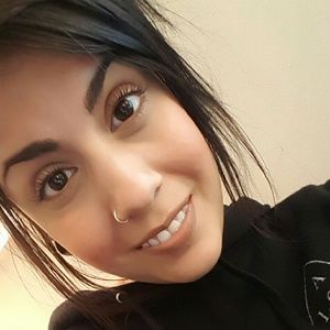 Meet your Posher, Stephanje