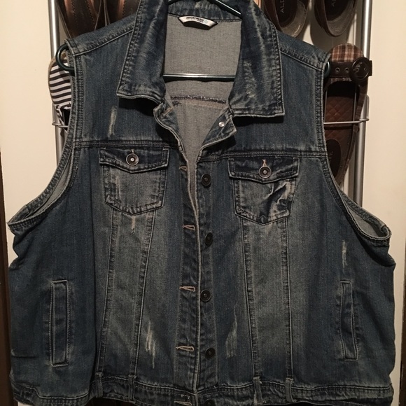 PLUS SIZE DENIM VEST