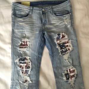 Light wash skinny jeans with American Flag details