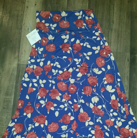 *SOLD* L Maxi