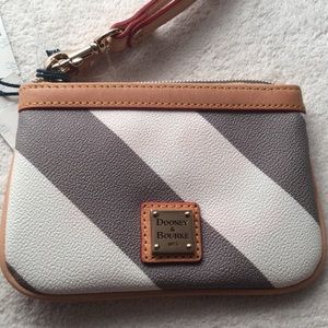 Dooney & Bourke Grey/ White Wristlet nwt