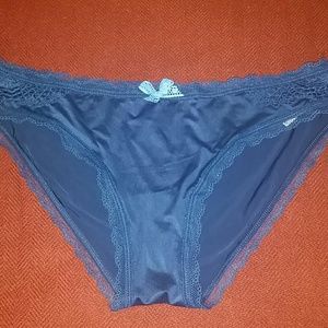 Victoria's Secret Cheekini/small