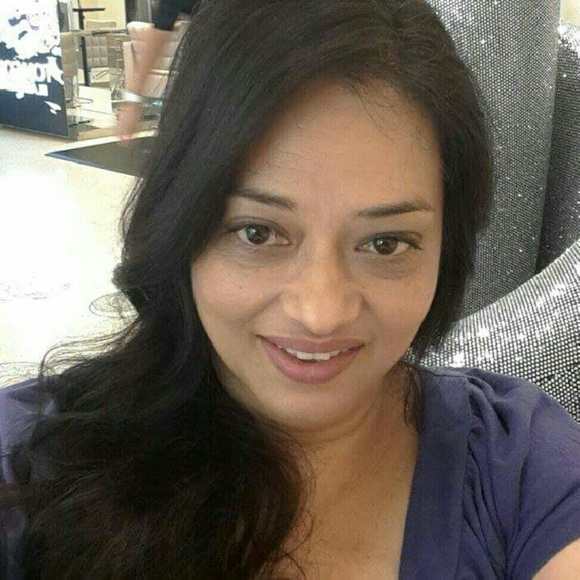 Meet your Posher, Jeannette - Picture 1 of 1