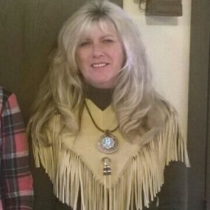 Meet your Posher, Debbie