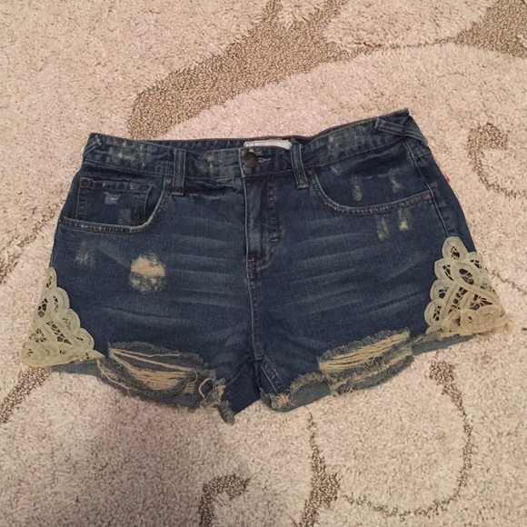 SALE! Free People Destroy Denim Shorts w/ Lace - Picture 4 of 6