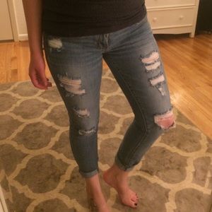 Ripped light wash American eagle jegging jeans