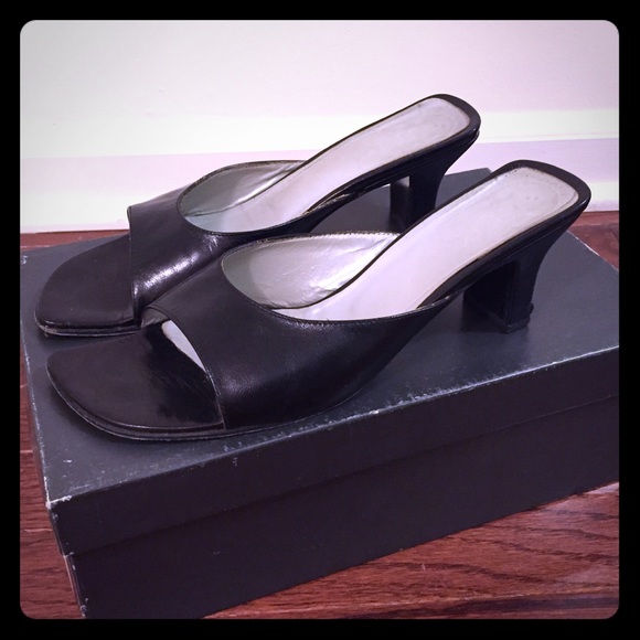 BCBC black leather kitten heels 7.5/38