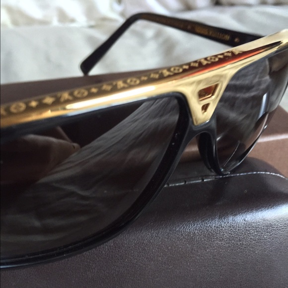 🔶SOLD🔶 Louis Vuitton Evidence Black Sunglasses