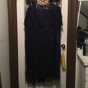 PLUS SIZE LACE DRESS