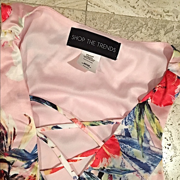 Stunning floral  blush lace up dress! - Picture 4 of 4