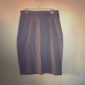 Houndstooth high waist pencil skirt