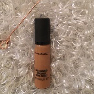 Mac Pro long wear concealer