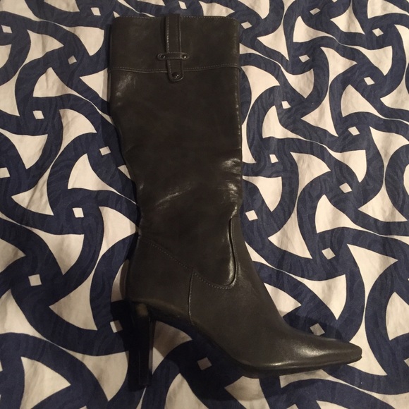 Nine West gray boots - 10 *Yard sale tmw-5/28*