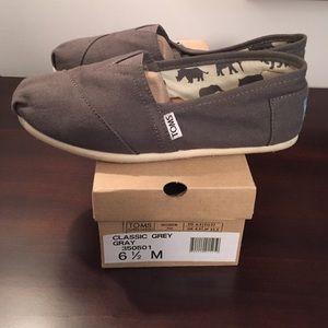 Women's Toms