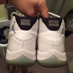 Retro 11 legend blue 7/10 still nice and wearable