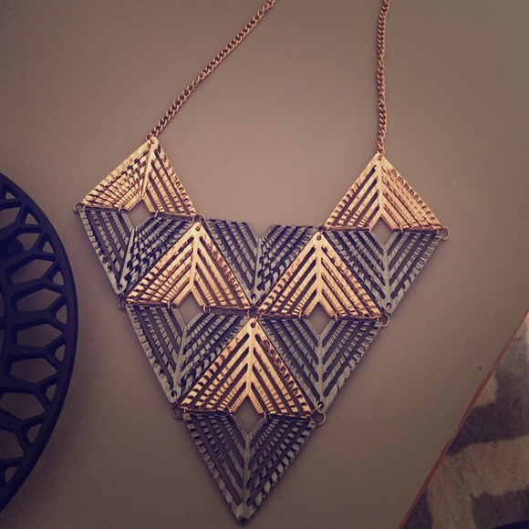 Statement necklace