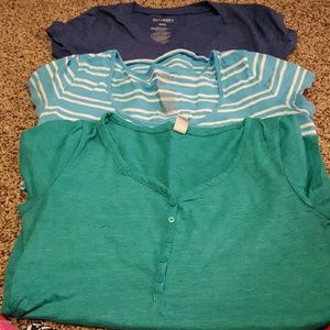 Maternity t-shirts.   Side ruching.