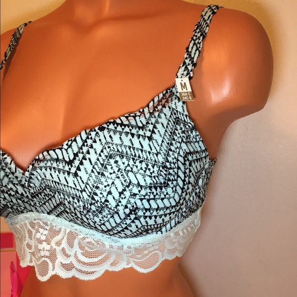 🚫SOLD🚫NEW PINK VS PUSH UP PADDED BRALETTE - Picture 2 of 4