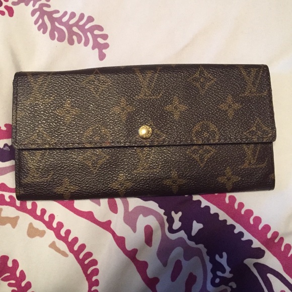 Louis Vuitton knock off wallet