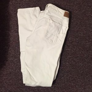 White American Eagle Jeans