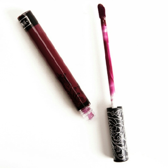 Kat Von D (Vampira) liquid matte