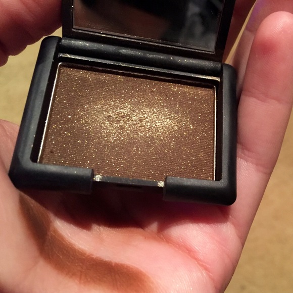 Nars eyeshadow in Galapagos - Picture 2 of 3