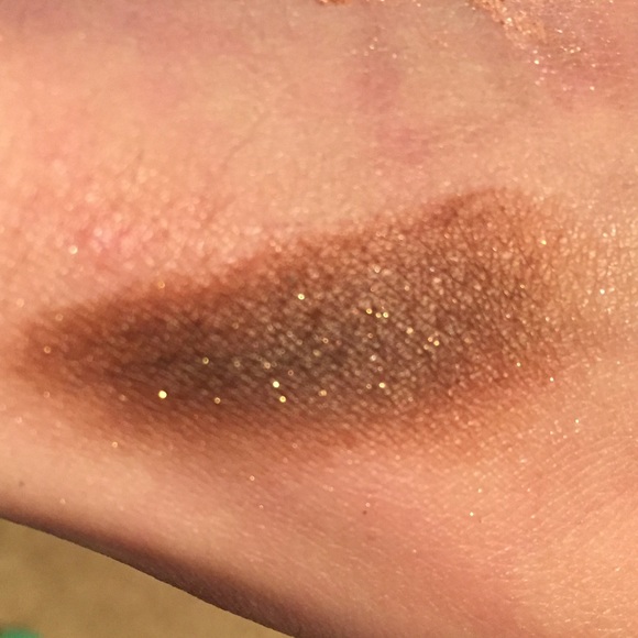 Nars eyeshadow in Galapagos - Picture 3 of 3