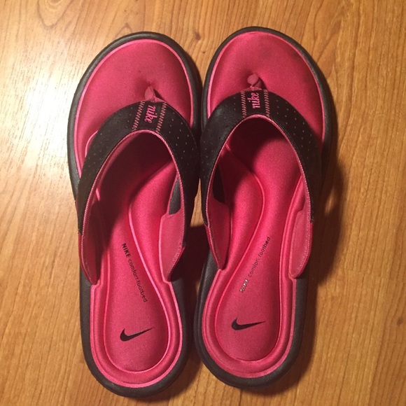 Nike comfort footbed flip flops