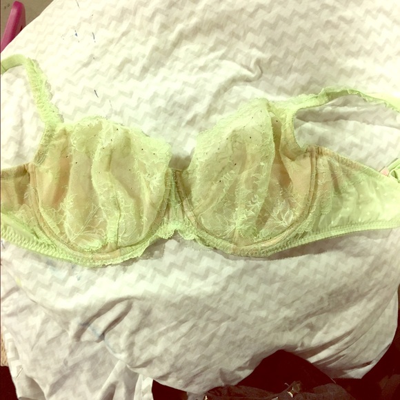 VS unlined bra 38DDD