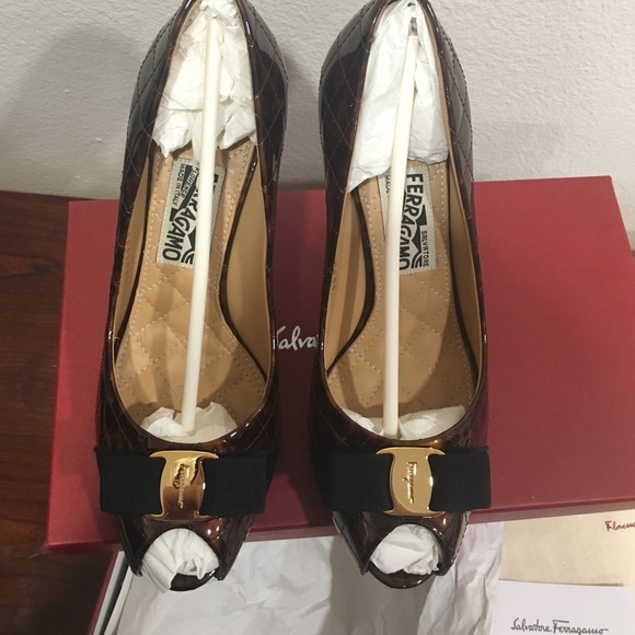 SOLD Salvatore Ferragamo Talia Q Heel, - Picture 2 of 4