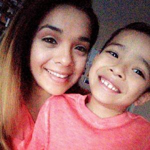 Meet your Posher, Desiree